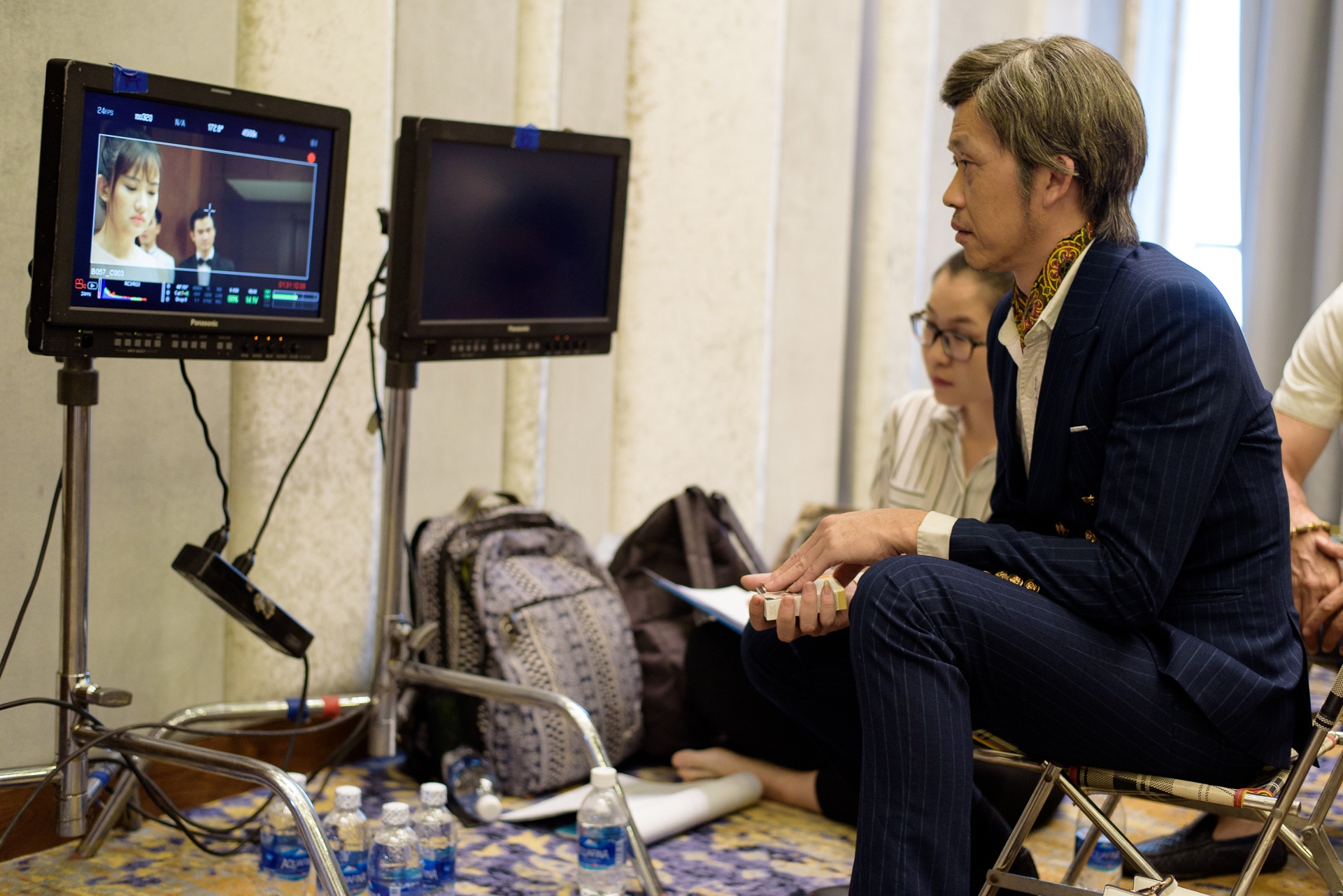 Một ngày của Hoài Linh trên phim trường ảnh 8 Mot ngay cua Hoai Linh tren phim truong anh 8