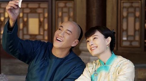 'Nam ay hoa no trang vua tron' phat song tai Viet Nam hinh anh