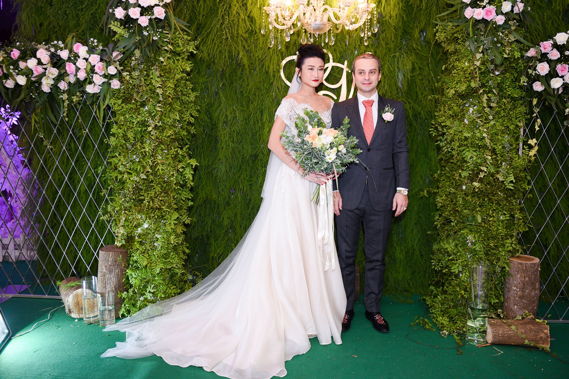 Vợ chồng Lê Thúy dự đám cưới Kha Mỹ Vân ảnh 1 Vo chong Le Thuy du dam cuoi Kha My Van anh 1