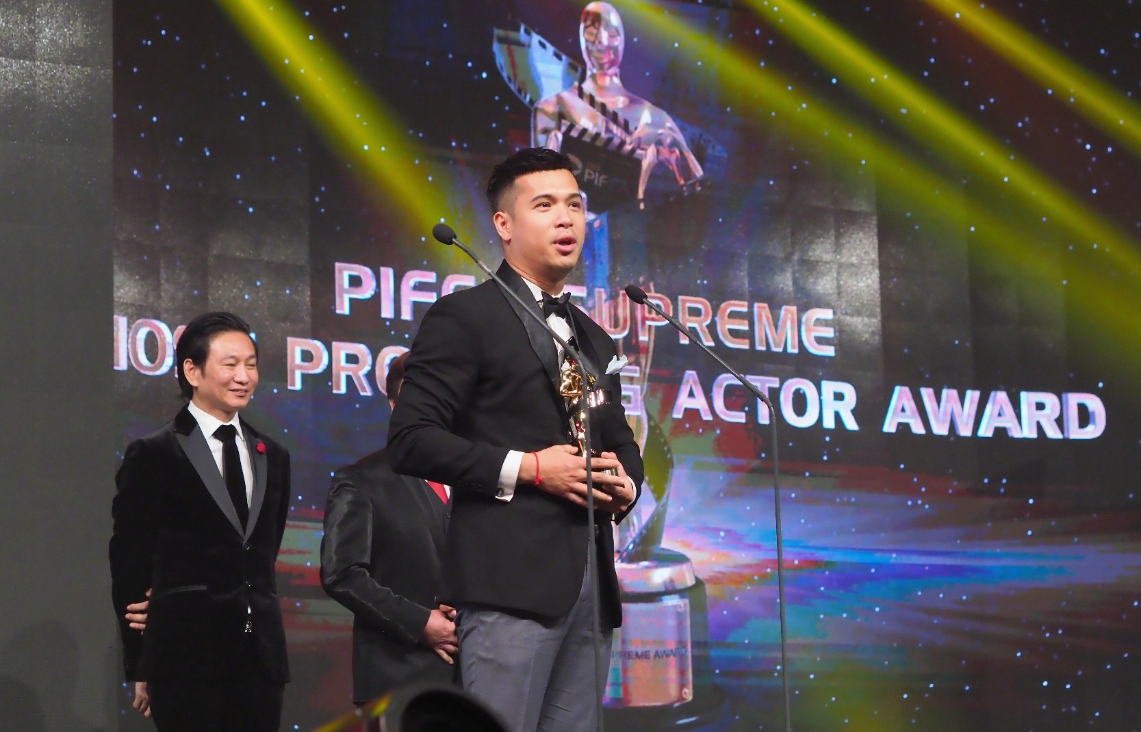 Truong The Vinh bat ngo doat giai tai LHP chau A anh 1