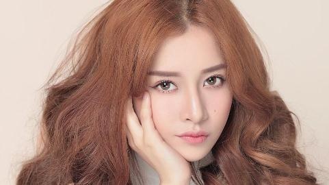 Hari Won lam MC, Chi Pu tham du MAMA Premiere 2017 hinh anh