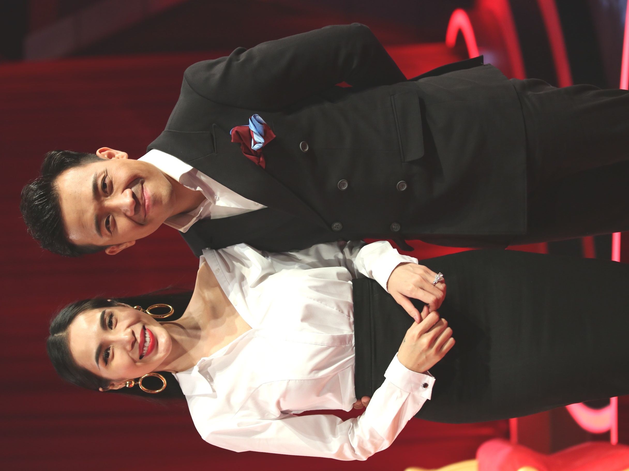 Ung Hoang Phuc tung theo duoi Thuy Tien anh 2