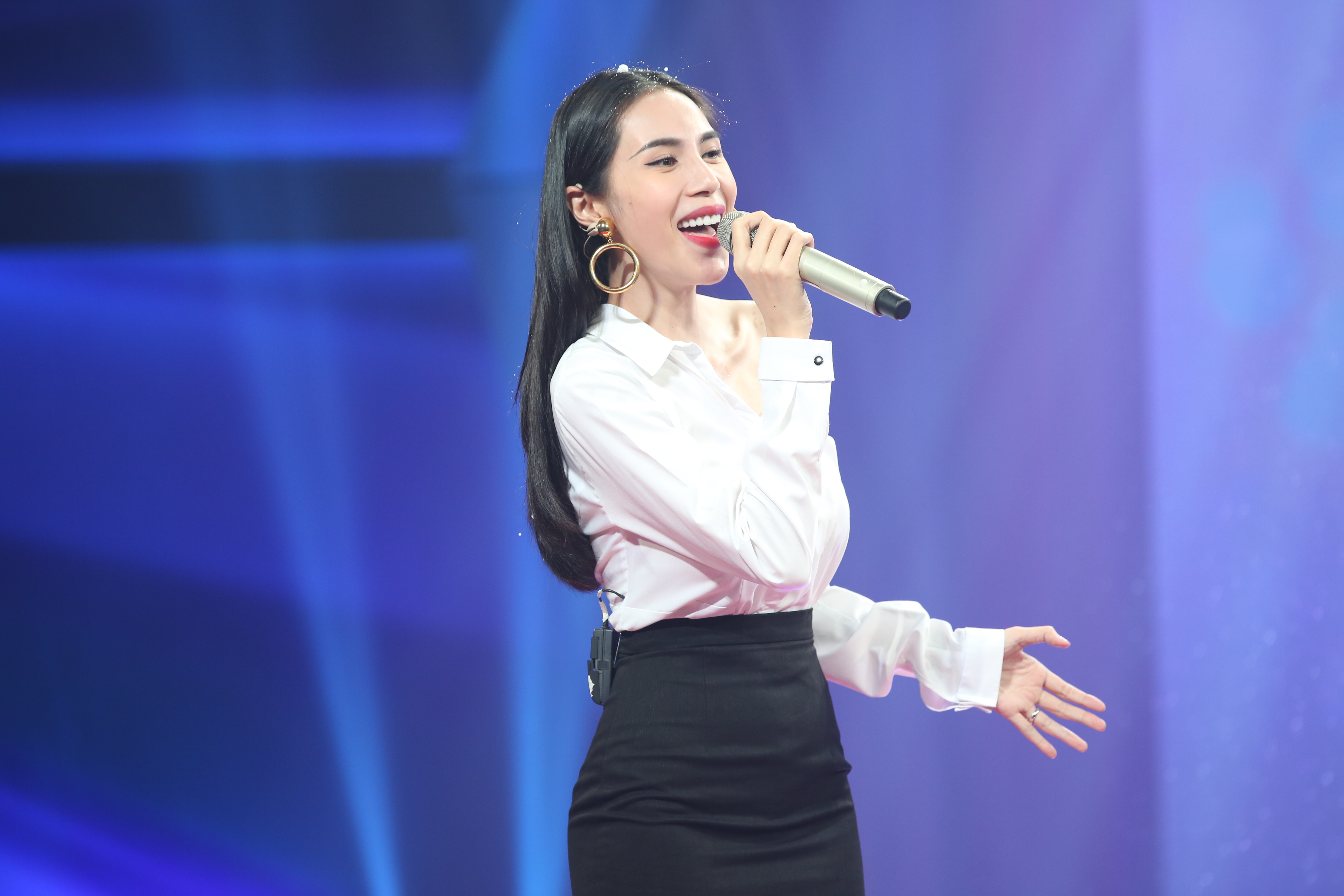 Thuy Tien Sau anh hao quang anh 1