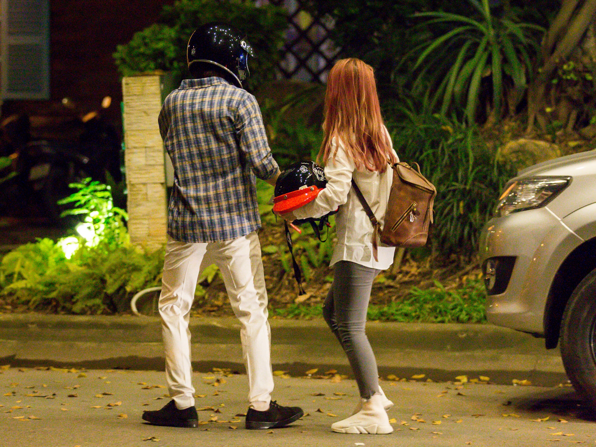 Kelvin Khanh cho Khoi My ve nha bang mo to anh 3