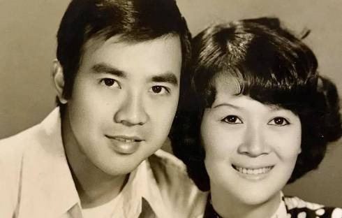 Danh hai Bao Quoc va vo dang anh thoi tre, hap hon 50 nam hinh anh