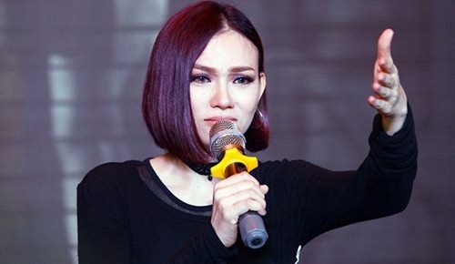 Thu Thuy khoc thua nhan da ly hon chong sau 17 nam gan bo hinh anh