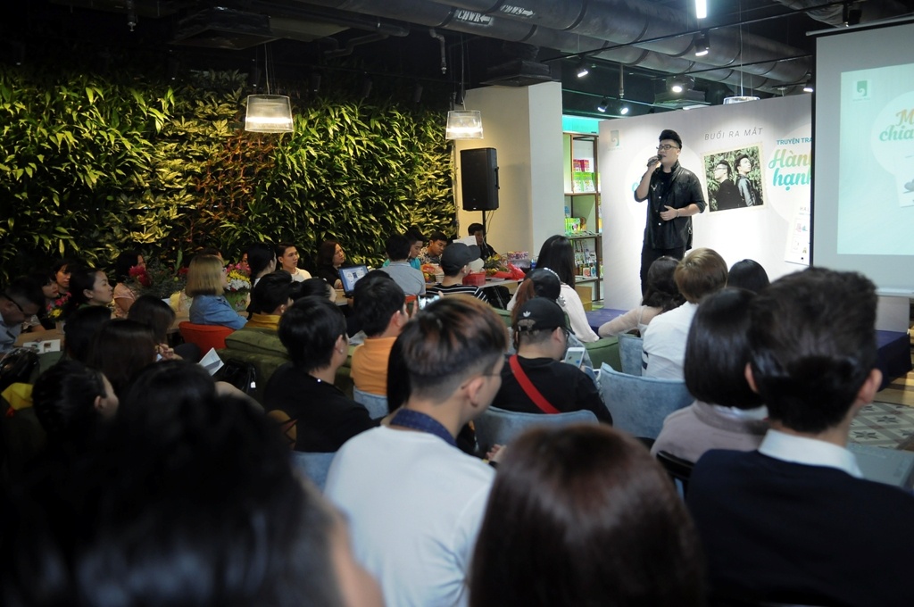 Hamlet Truong lan dau ra mat tho va truyen tranh anh 2