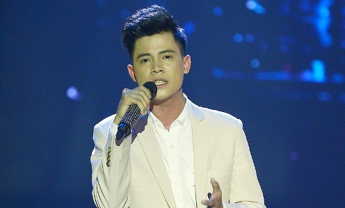 Manh Nguyen khien giam khao noi da ga vi giong hat ngot truyen cam hinh anh