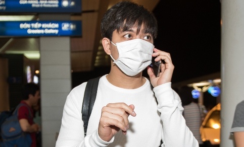 Giua bao scandal, Tim bit khau trang kin mit sang Han Quoc hinh anh