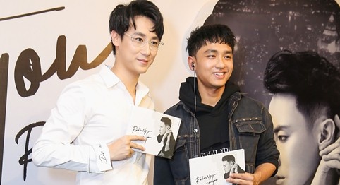 Dan dien vien 'Glee' den chuc mung Rocker Nguyen ra album hinh anh