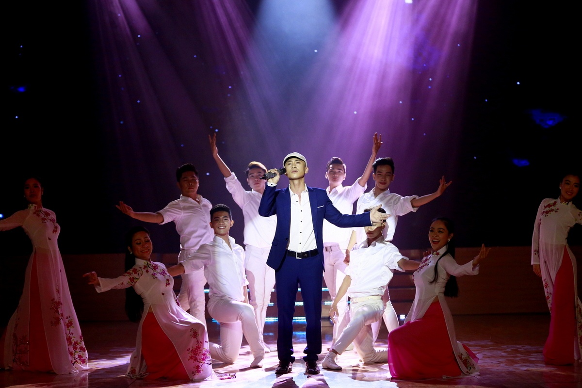 Thien Bao dat diem tuyet doi khi hat ca khuc Hai vi sao hinh anh