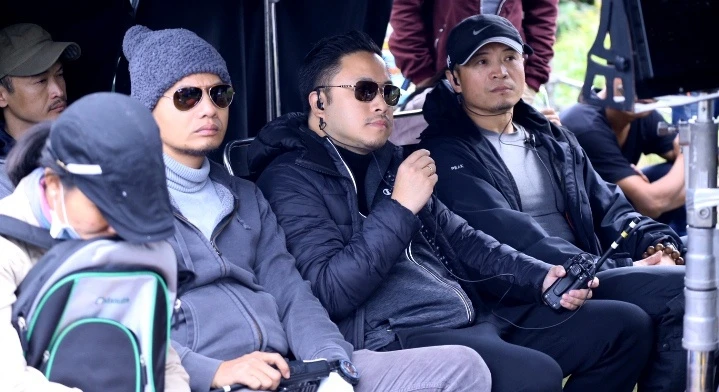 Nha Phuong hon Cuong Seven trong Loi Bao anh 7