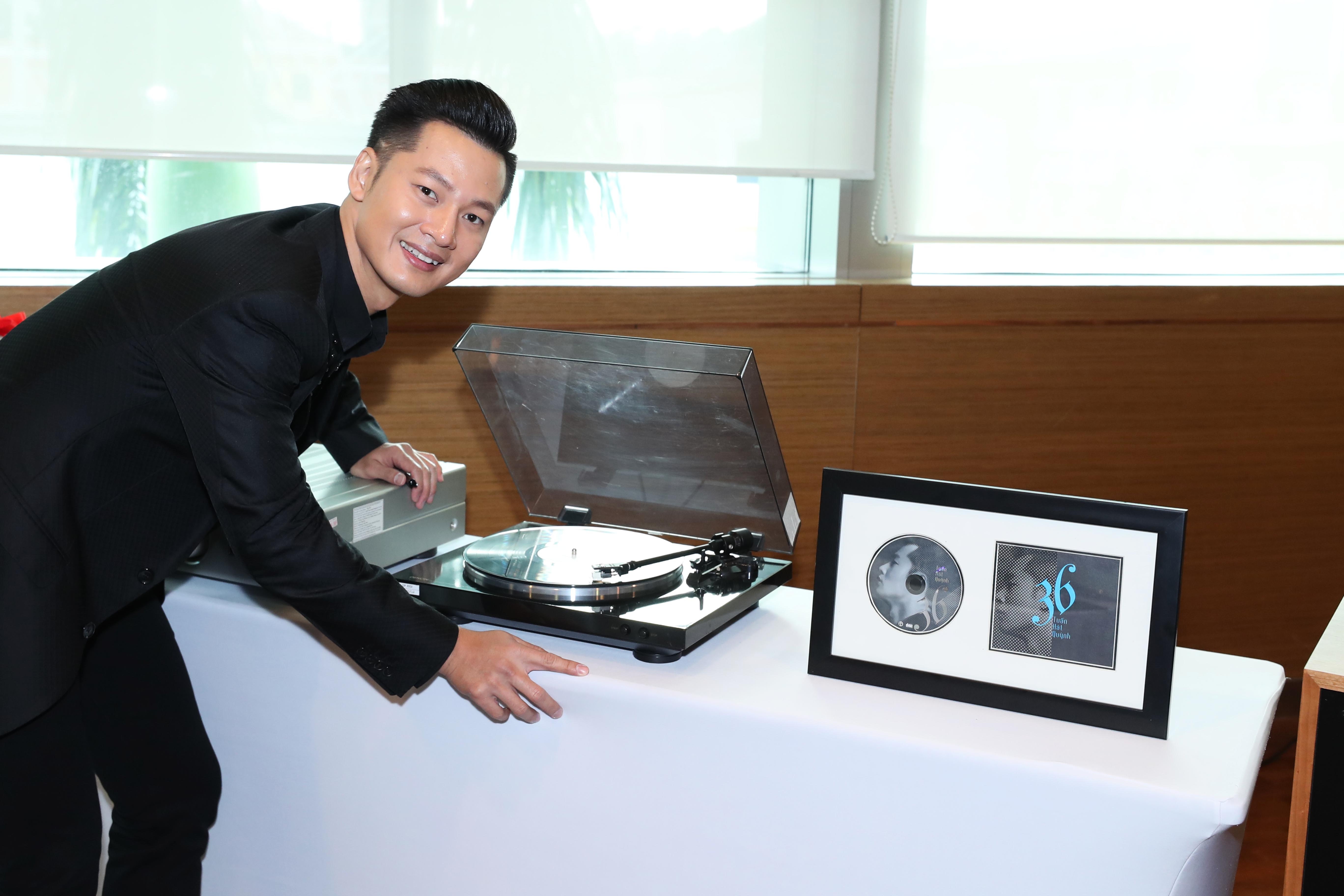 Đức Tuấn ra album hát nhạc Trần Lê Quỳnh ảnh 2 Duc Tuan ra album hat nhac Tran Le Quynh anh 2