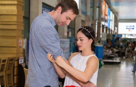 Lan Phuong dinh hon voi ban trai Tay cao hon 2 m sau 4 thang quen nhau hinh anh