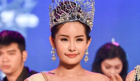 Le Au Ngan Anh noi binh than truoc de nghi tuoc vuong mien hoa hau hinh anh