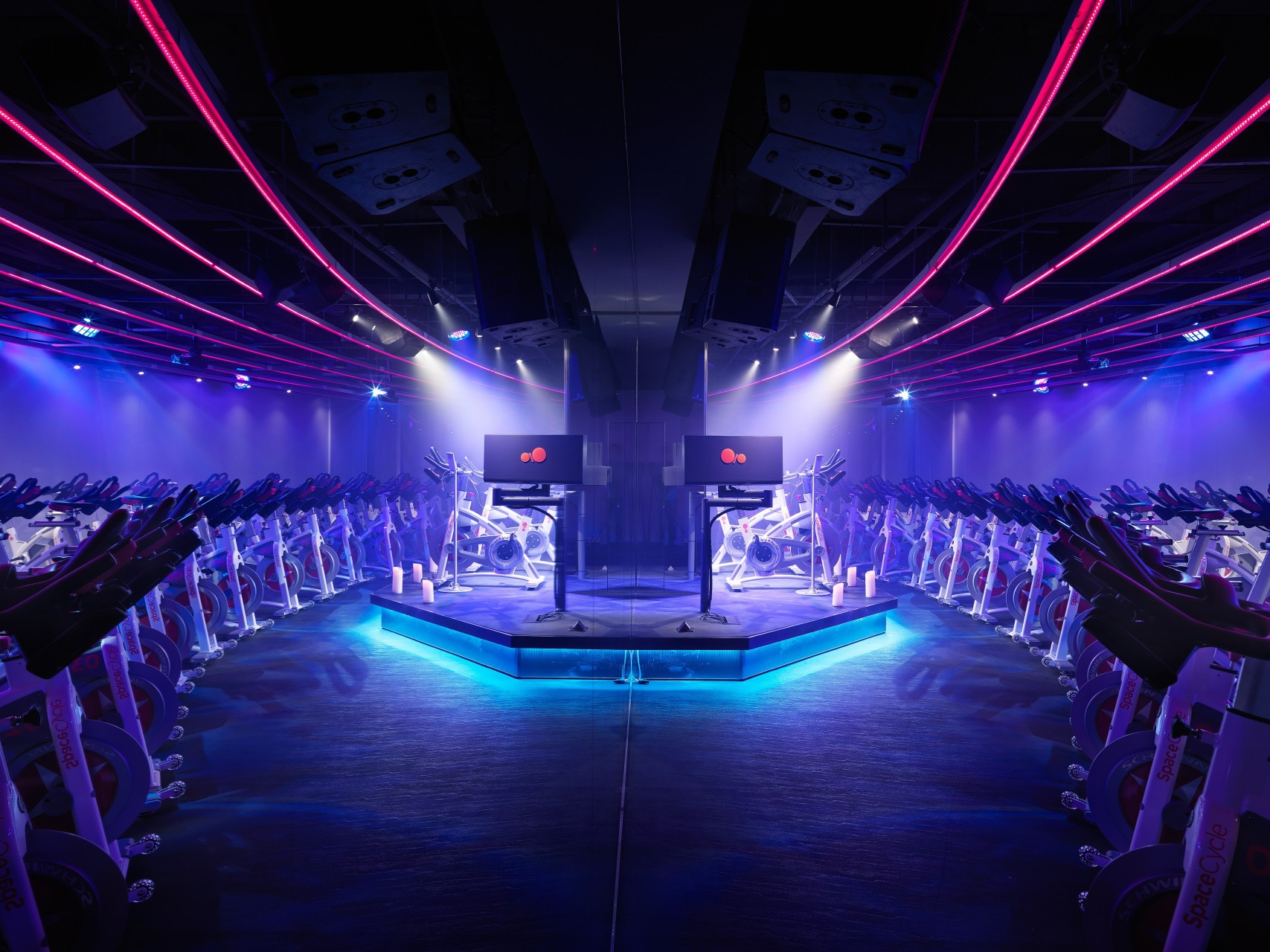 Nhà giàu Trung Quốc khoe vòng ba ảnh 2 Nha giau Trung Quoc khoe vong ba anh 2