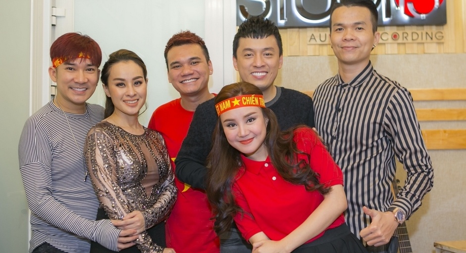 22 ca si thu am ca khuc co vu doi tuyen U23 Viet Nam hinh anh