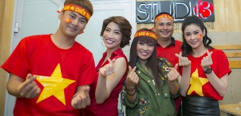 22 ca si co vu U23 Viet Nam bang MV 'Nhung ngoi sao vang' hinh anh