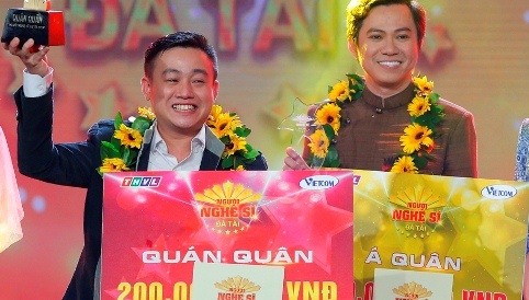 Dien vien hai Huu Tin tro thanh quan quan Nguoi nghe si da tai hinh anh