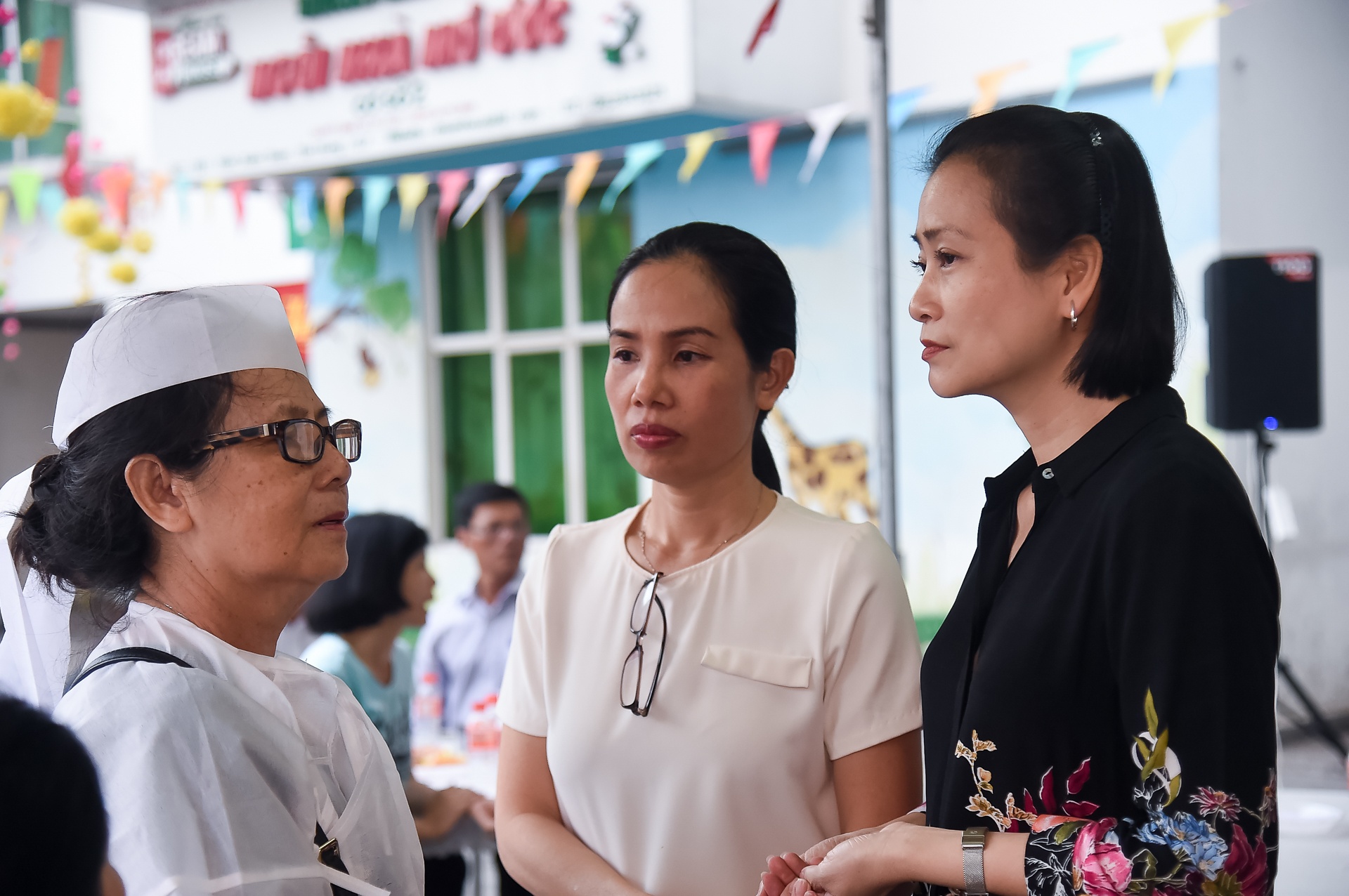 Dam tang dien vien Nguyen Hau anh 1