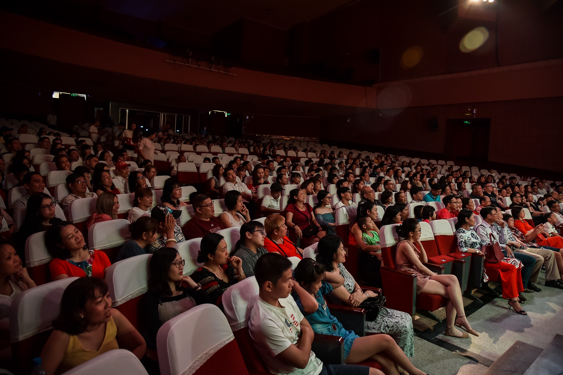 Hoai Linh,  Tran Thanh,  Truong Giang dong kich Tet anh 10