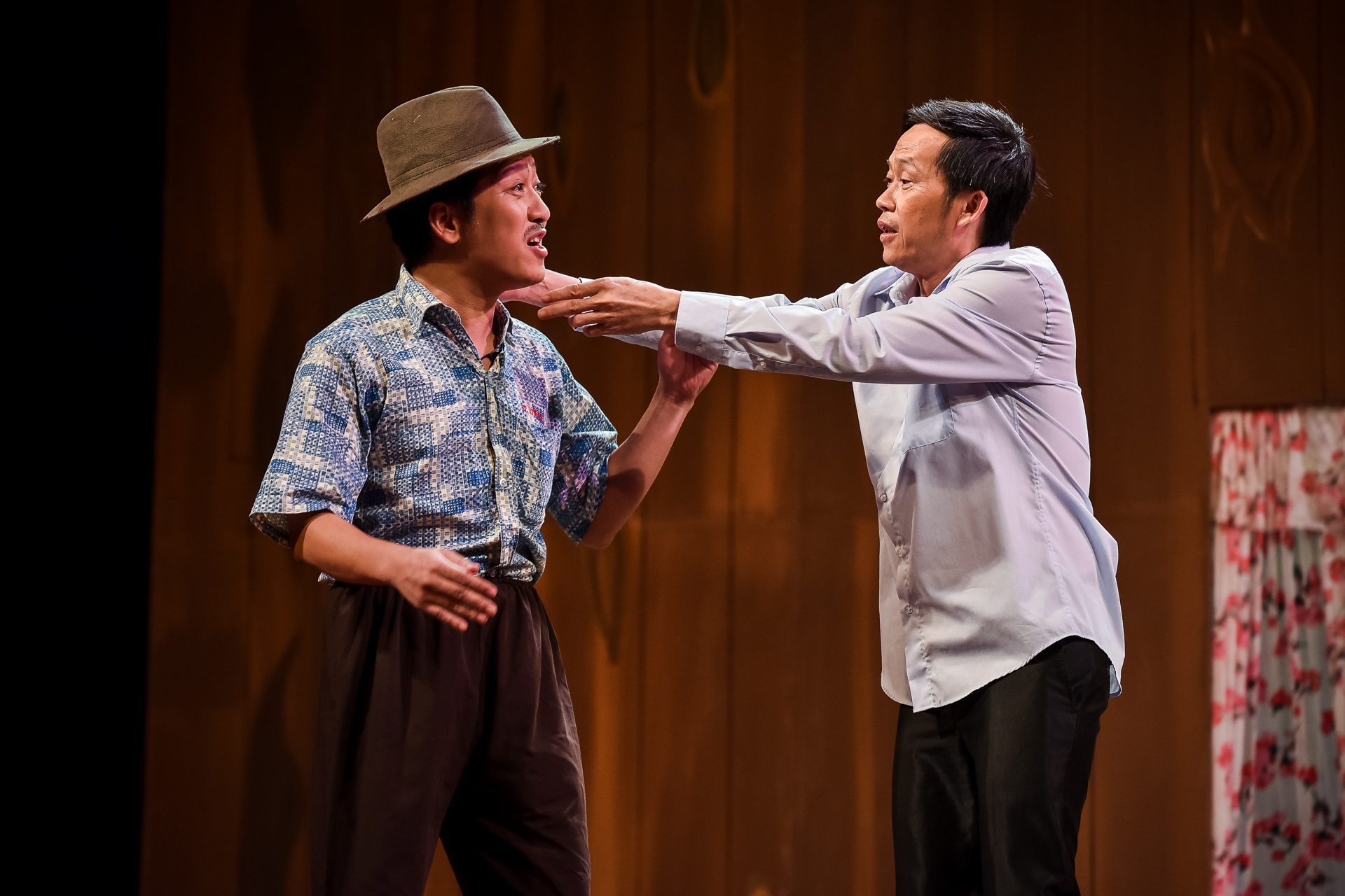 Hoai Linh,  Tran Thanh,  Truong Giang dong kich Tet anh 2