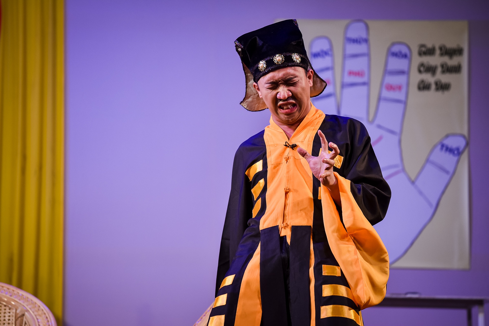 Hoai Linh,  Tran Thanh,  Truong Giang dong kich Tet anh 4