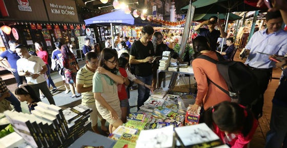 Duong sach TP.HCM thu gan 4 ty dong trong 12 ngay Tet hinh anh