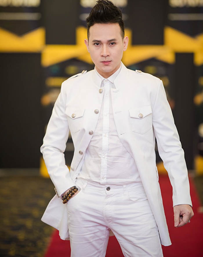 Nguyên Vũ bị ông bầu gạ tình ảnh 1 Nguyen Vu bi ong bau ga tinh anh 1