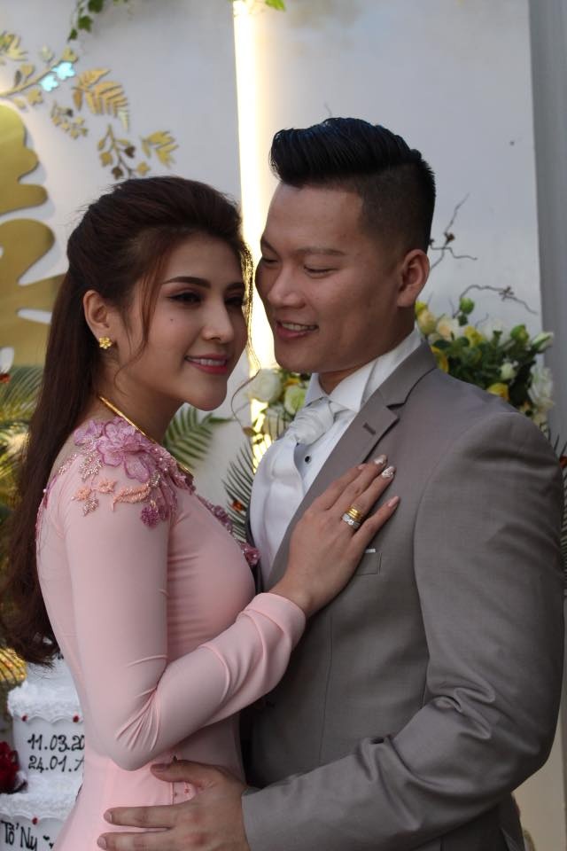 Dam hoi cua To Ny va ban trai phi cong anh 6