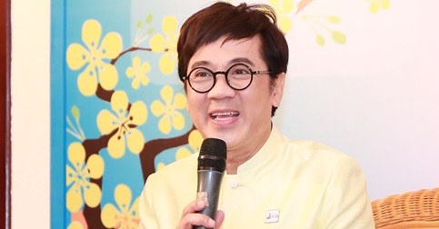 NSUT Thanh Loc: 'Ao dai ngay cang duoc nam gioi yeu thich' hinh anh