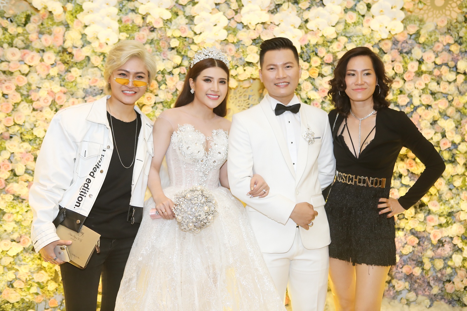 Dam Vinh Hung du le cuoi cua To Ny anh 5