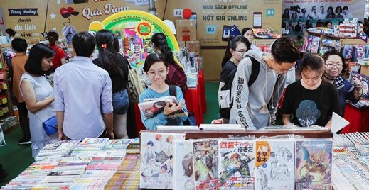 Hoi sach TP.HCM dat doanh thu 5 ty dong ngay trong ngay khai mac hinh anh