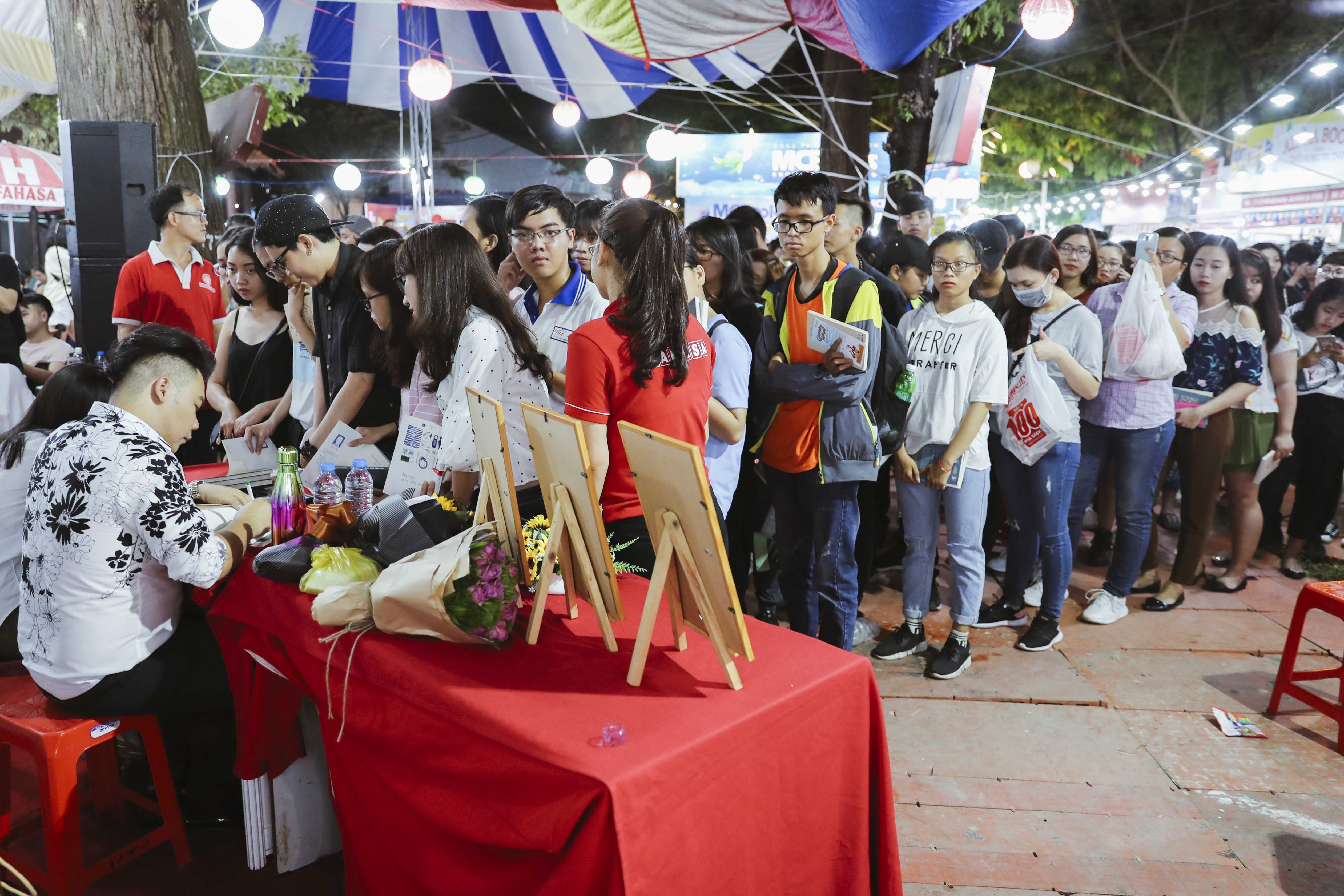 Khai mac hoi sach TP.HCM anh 5