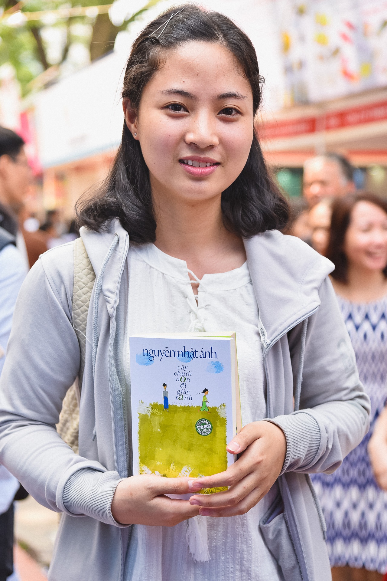 Nguyen Nhat Anh ky tang sach o hoi sach anh 7