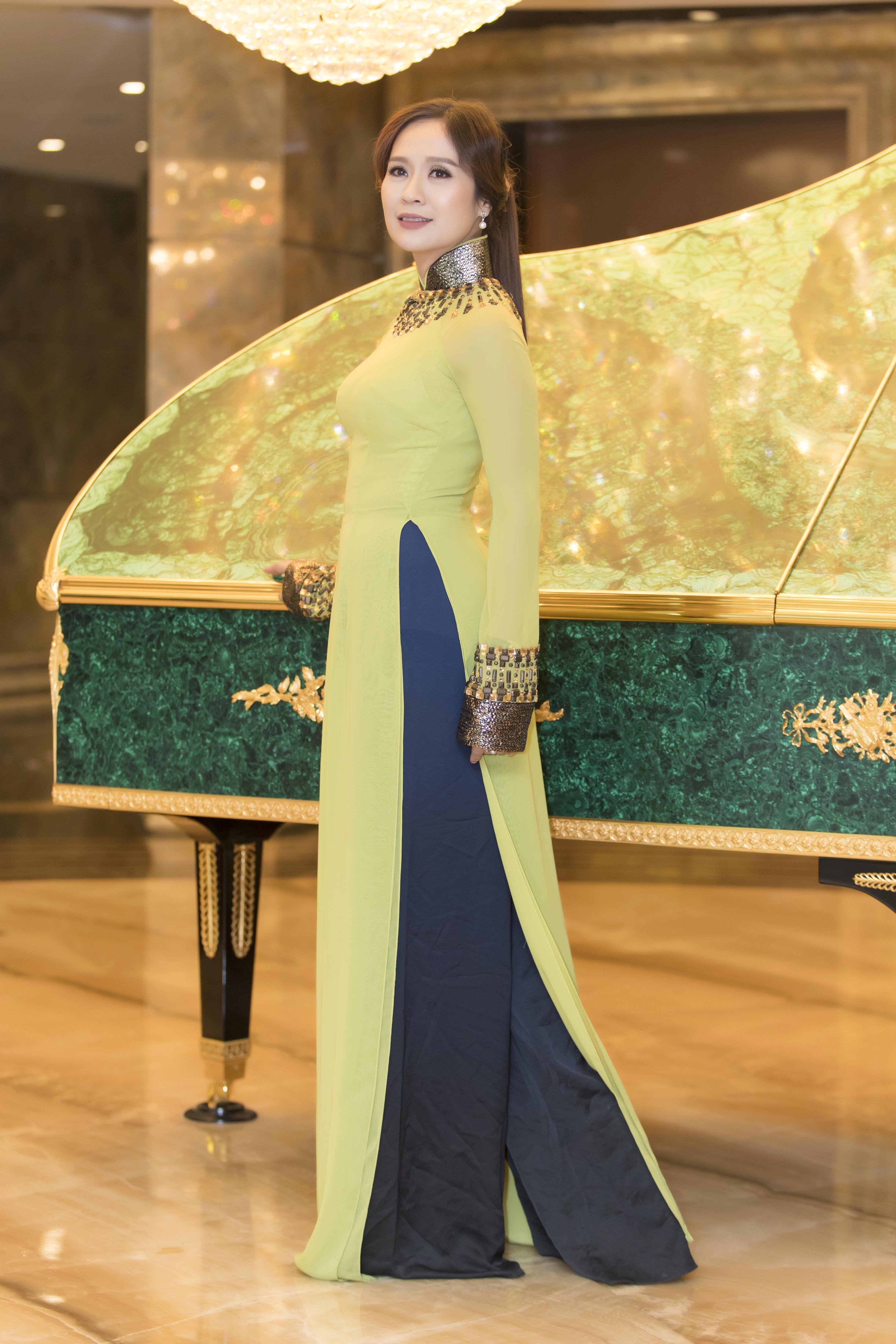 Angela Phuong Trinh le hoi ao dai anh 7