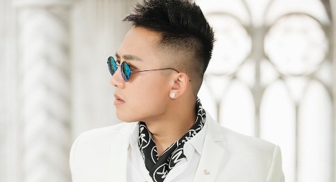 Chau Kha Phong hat moc hinh anh