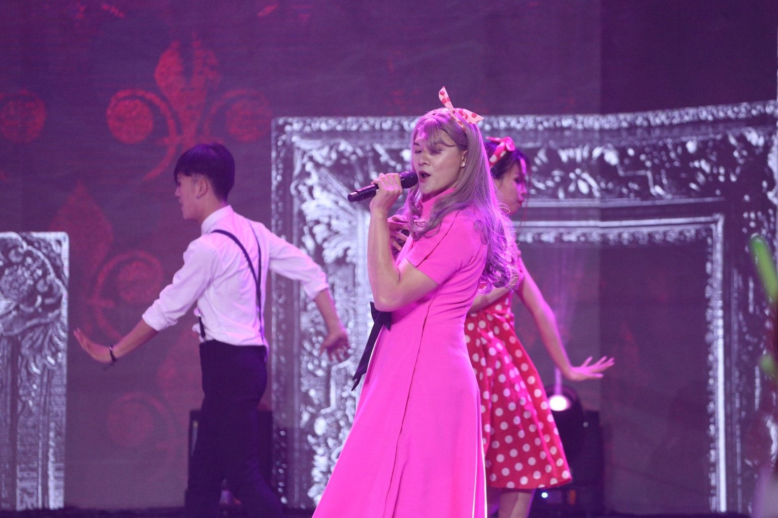 Bui Anh Tuan co tinh cam voi thi sinh anh 3