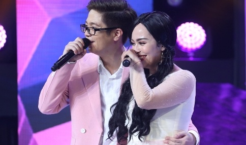 Qua nong nan tren san khau, Bui Anh Tuan va thi sinh bi nghi dang yeu hinh anh