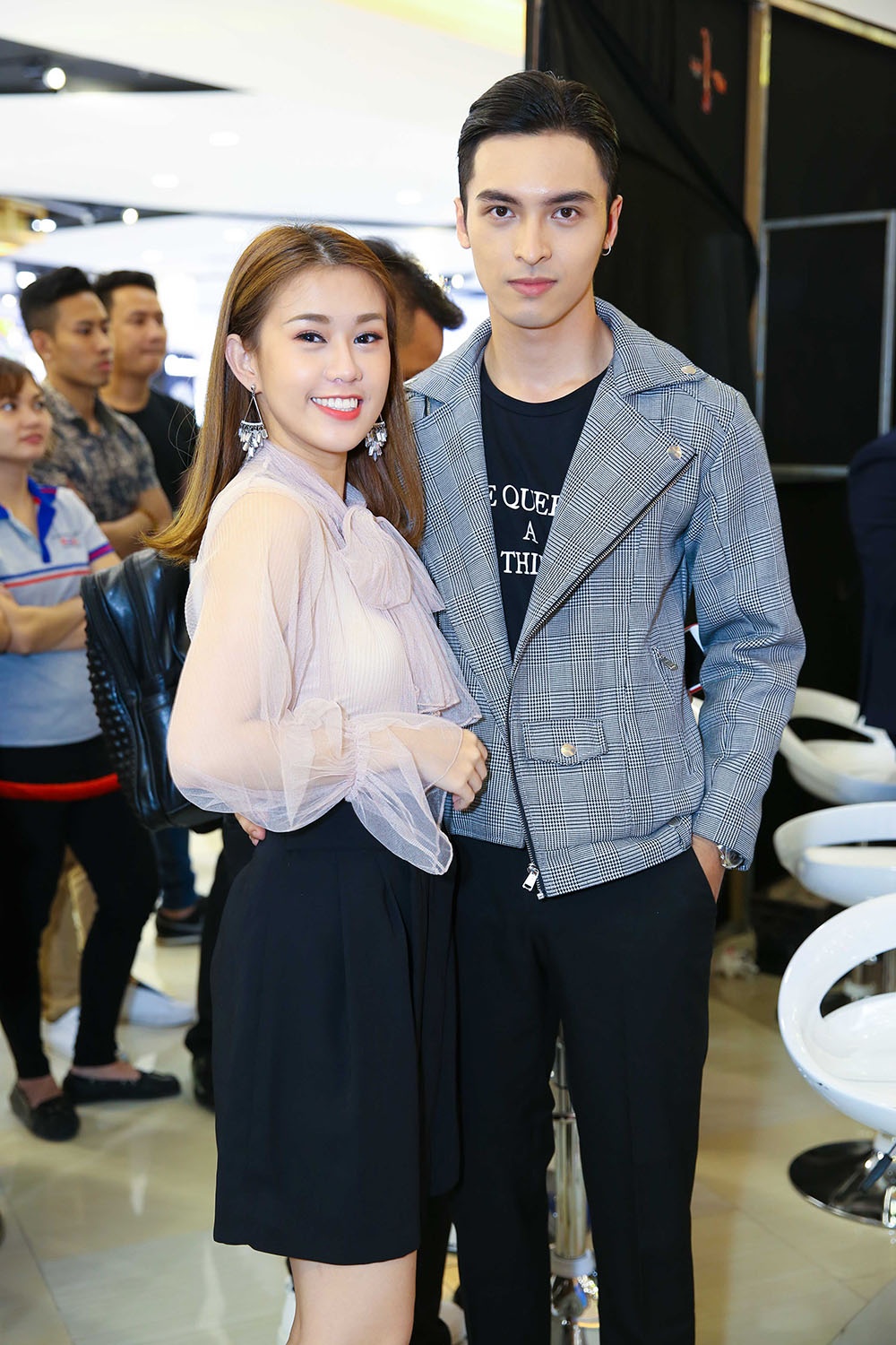 Hoai Lam dien canh yeu trong khach san anh 5