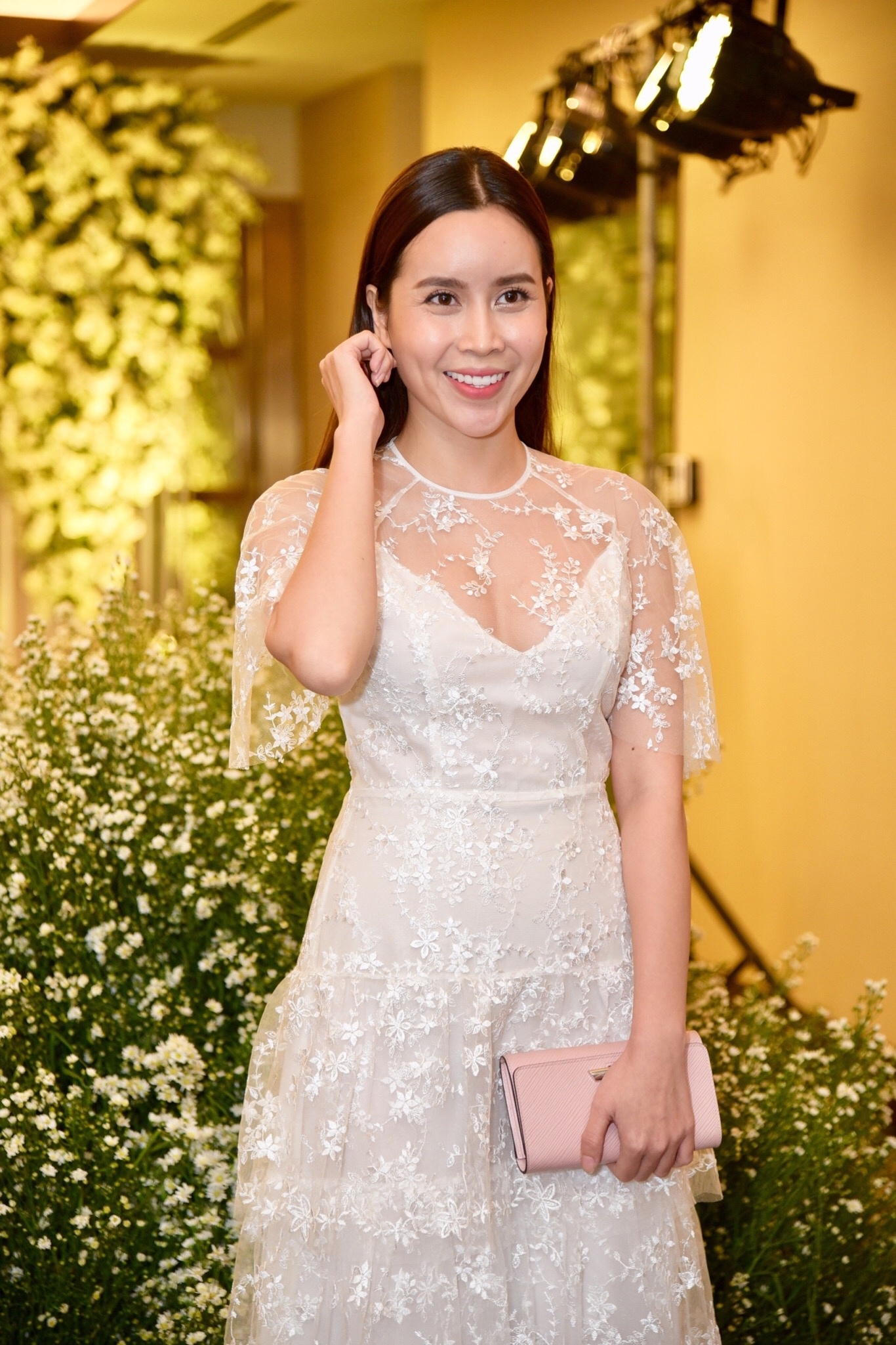 Dam cuoi sang trong cua Diep Lam Anh anh 14