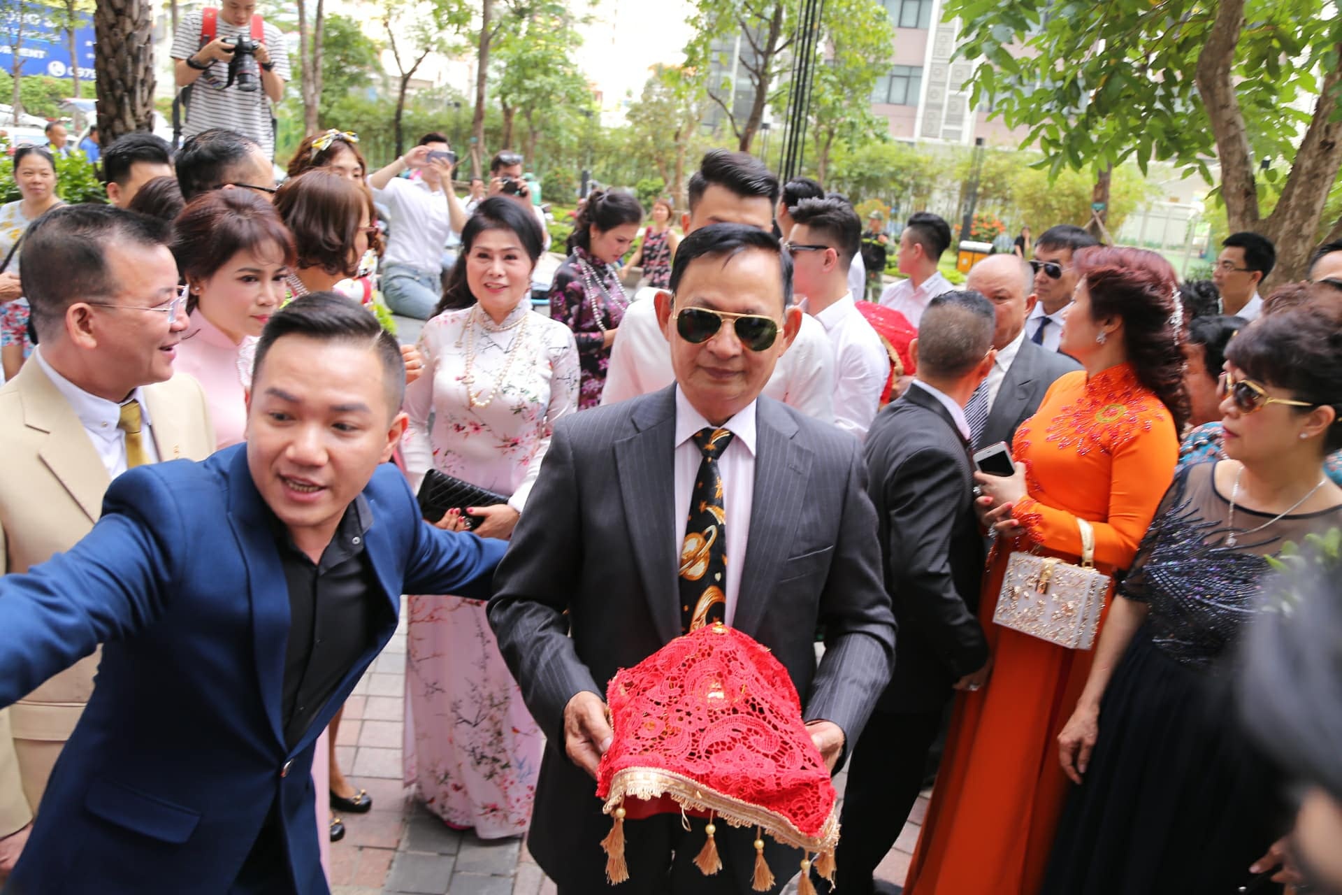 Dam cuoi Diep Lam Anh o Sai Gon anh 15