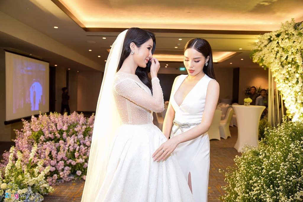 Dam cuoi sang trong cua Diep Lam Anh anh 5