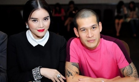 Dao dien Viet Tu bi yeu cau boi thuong 6 ty dong hinh anh