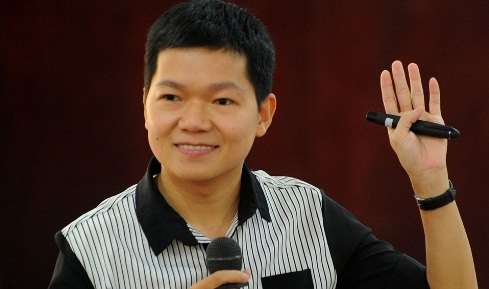 'Tho san' hoc bong Nguyen Chi Hieu ra mat sach dau tay hinh anh