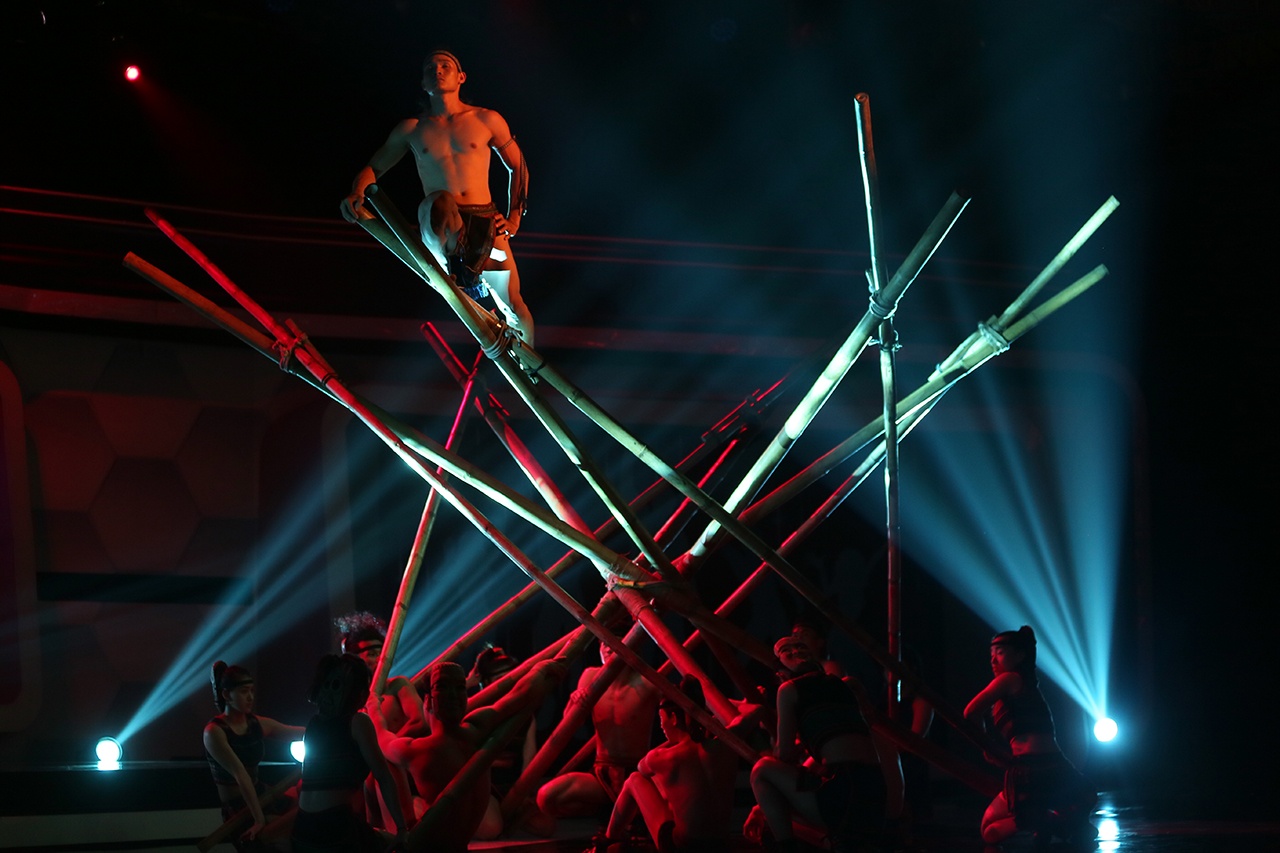 Viet Huong khoc vi nguoi bi an anh 2