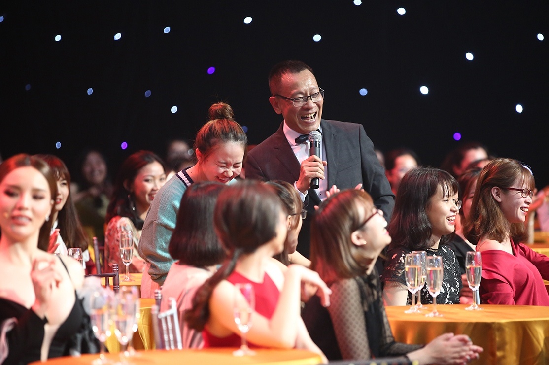 Lai Van Sam lam host Quy ong dai chien anh 1