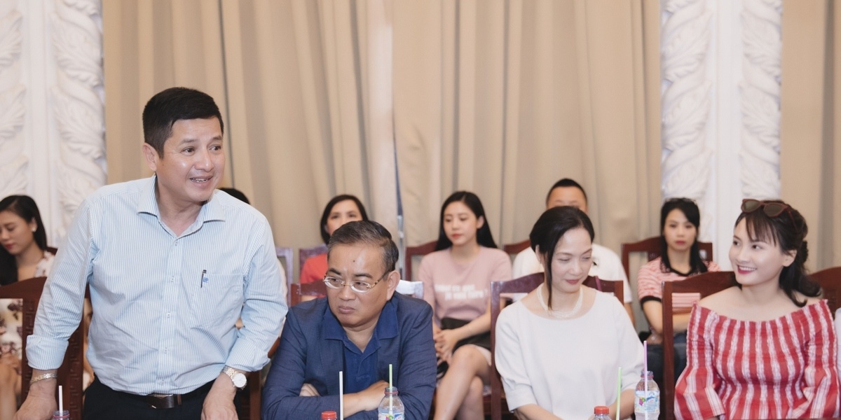 Chí Trung nói về sân khấu kịch Hà Nội ảnh 1 Chi Trung noi ve san khau kich Ha Noi anh 1