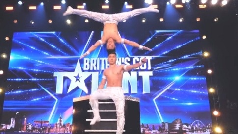 Giam khao Britain's Got Talent reo ho khi Quoc Co, Quoc Nghiep dien hinh anh