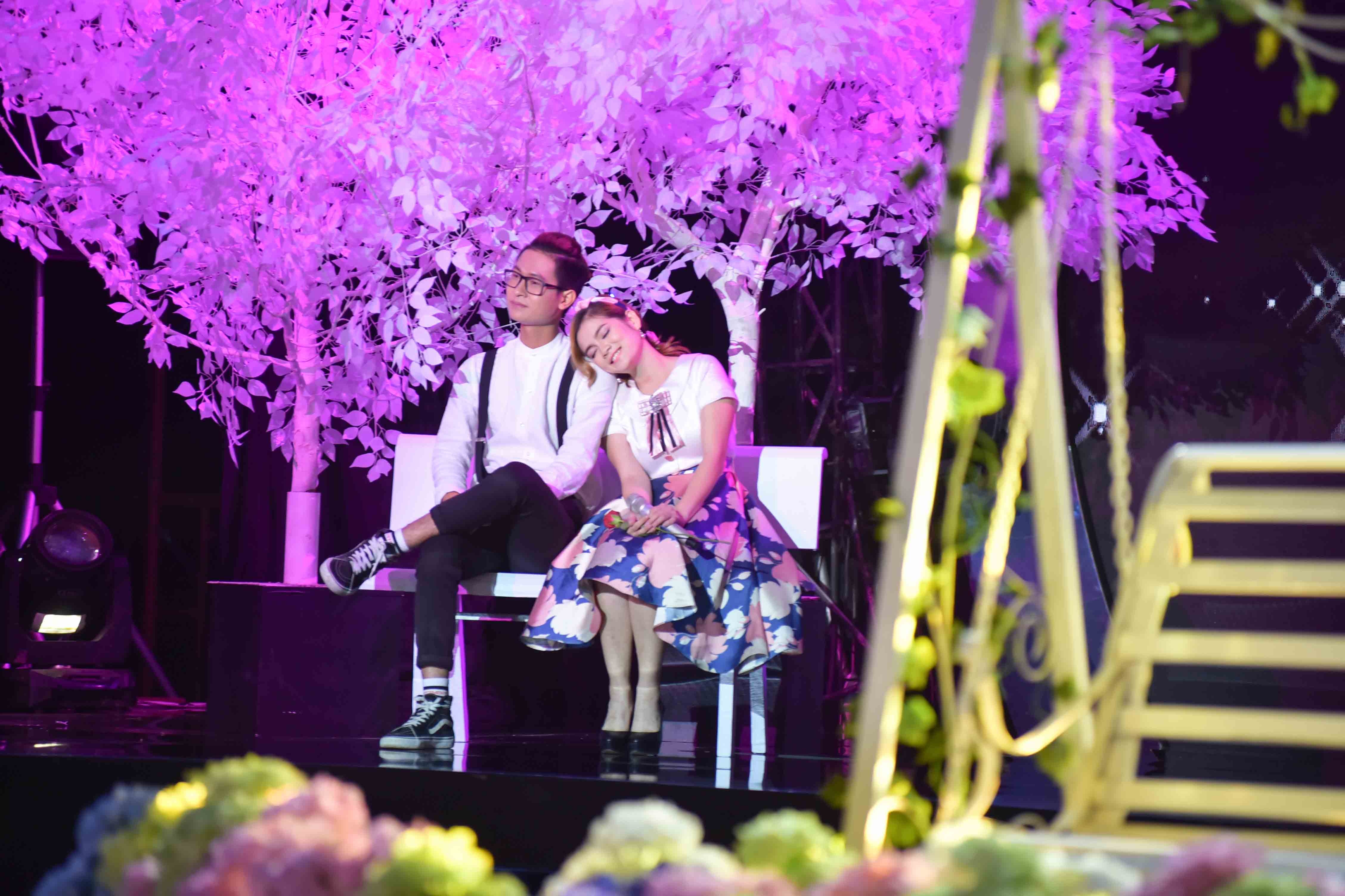 Phương Thanh thường hôn trộm Lam Trường ảnh 1 Phuong Thanh thuong hon trom Lam Truong anh 1